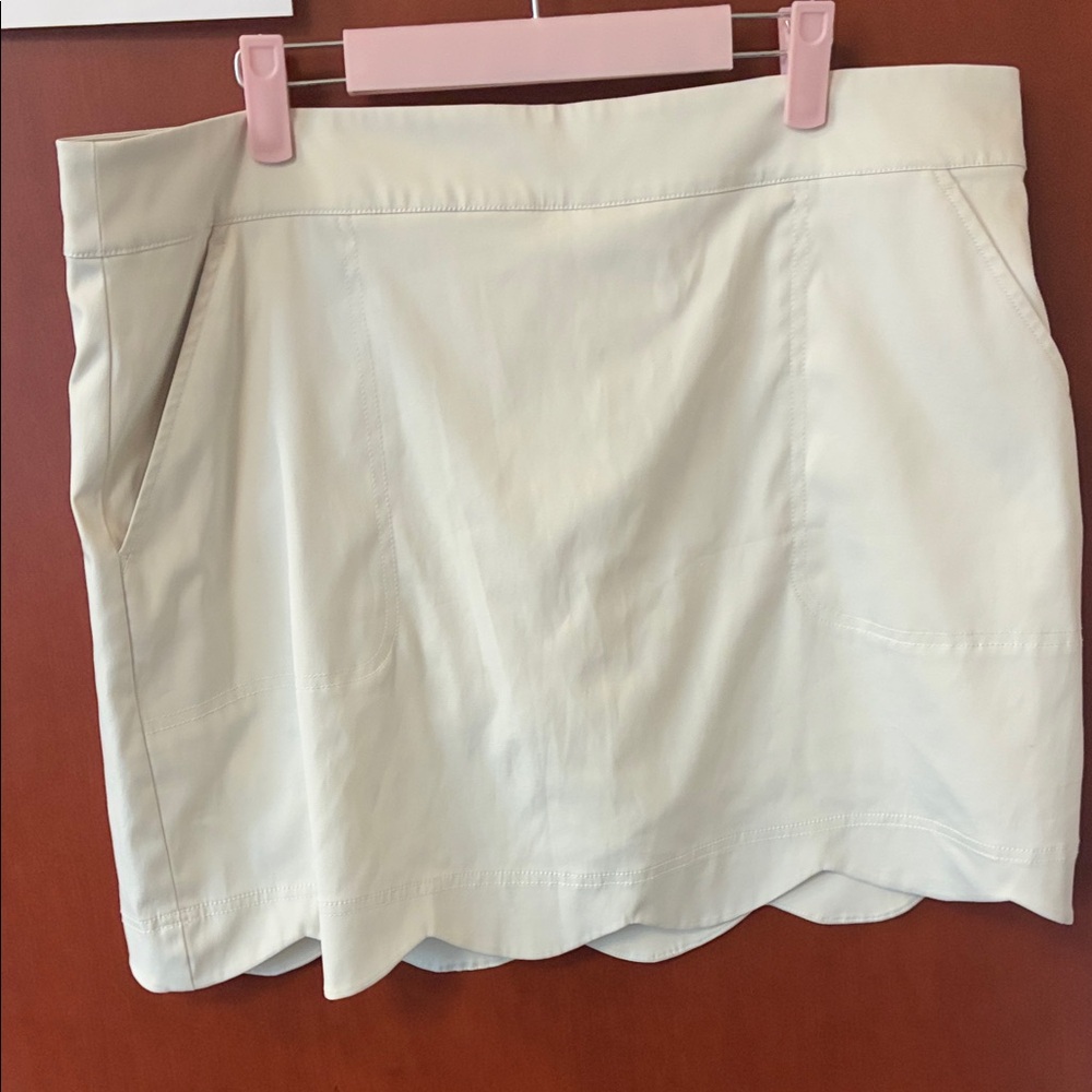 Vineyard Vines Cream Skort